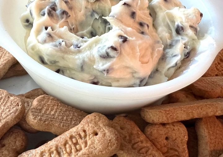 Chocolate Chip Cheesecake Dip